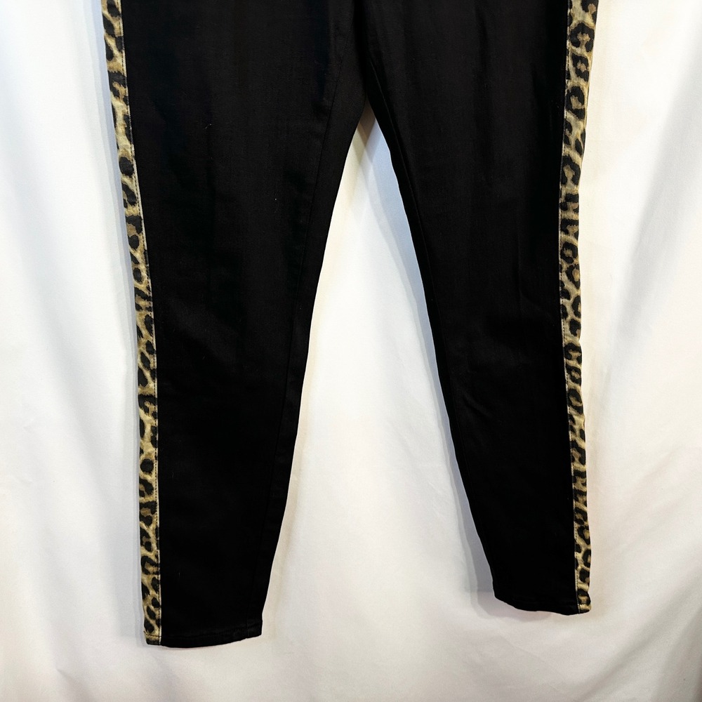 Judy Blue Size 13/31 Jeans Black Skinny Jegging Leopard Stripe Mid Rise 1655 - Picture 4 of 10